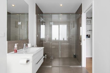 Photo of property in 33r Oceana Drive, Welcome Bay, Tauranga, 3175