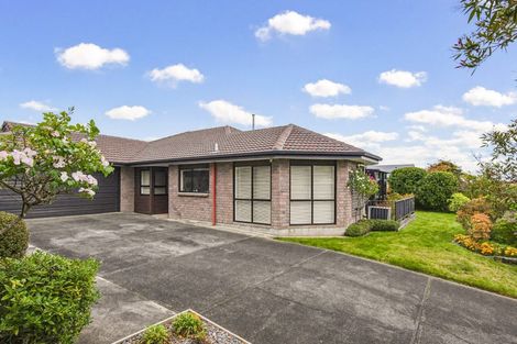 Photo of property in 4 Cranbrook Grove, Waikanae, 5036