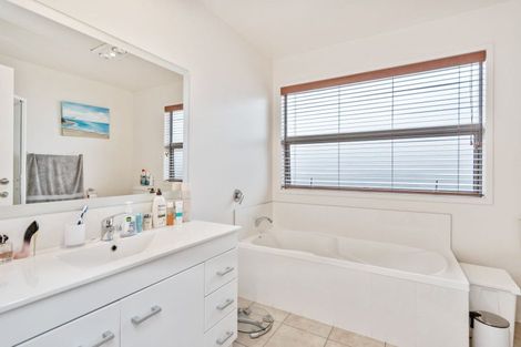 Photo of property in 1 Seaview Road, Whangarei, 0110