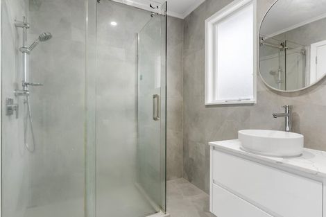 Photo of property in 19 Minaret Drive, Bucklands Beach, Auckland, 2014