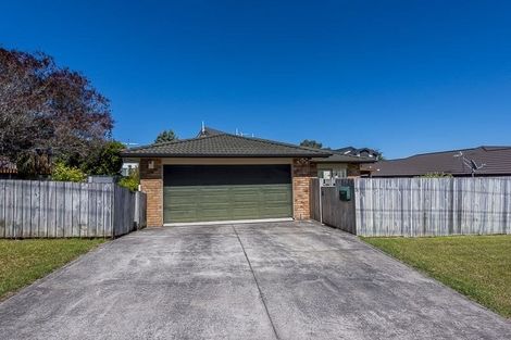 Photo of property in 2a Renata Crescent, Te Atatu Peninsula, Auckland, 0610