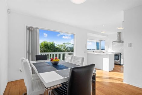 Photo of property in 1/37 Woodlands Crescent, Browns Bay, Auckland, 0630