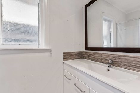 Photo of property in 8 Rollerson Street, Papakura, 2110