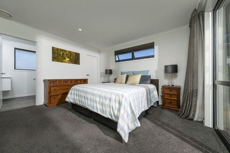 Photo of property in 73 Frye Crescent, Albert Town, Wanaka, 9305