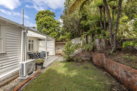 Photo of property in 17 Mitchell Street, Brooklyn, Wellington, 6021