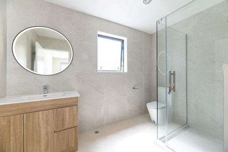 Photo of property in 2a Garner Place, Glenfield, Auckland, 0629