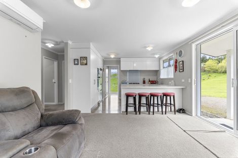 Photo of property in 489a Barrett Road, Omata, New Plymouth, 4374