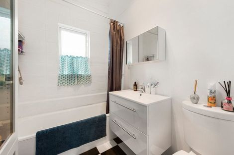 Photo of property in 571f2- Fergusson Drive, Trentham, Upper Hutt, 5018