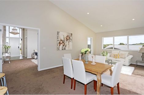 Photo of property in 16 Knoll Rise, Pukekohe, 2120