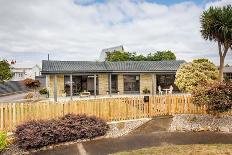 Photo of property in 21 Sutherland Crescent, Westbrook, Palmerston North, 4412
