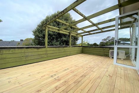 Photo of property in 38 Royal View Road, Te Atatu South, Auckland, 0610