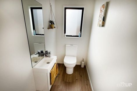 Photo of property in 70 Jacks Landing Drive, Hamilton Lake, Hamilton, 3204