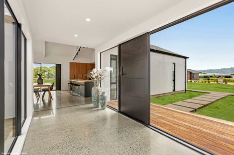 Photo of property in 35 Mike Smith Drive, Cambridge, 3434