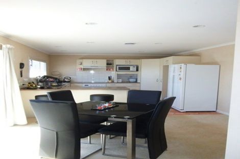 Photo of property in 4a Hugh Brown Drive, New Lynn, Auckland, 0600