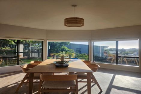 Photo of property in 18 Arden Place, Oakura, 4314
