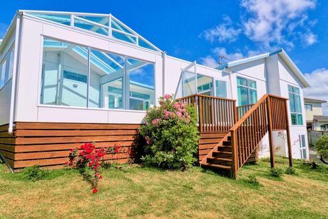 Photo of property in 39 Lanyon Place, Whitby, Porirua, 5024