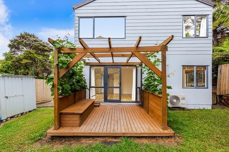 Photo of property in 9b View Road, Glenfield, Auckland, 0627