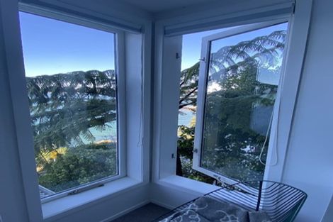 Photo of property in 425 Karaka Bay Road, Karaka Bays, Wellington, 6022