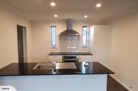 Photo of property in 46 Exeter Crescent, Takaro, Palmerston North, 4412