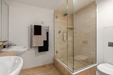 Photo of property in 2/326 Oriental Parade, Oriental Bay, Wellington, 6011