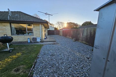 Photo of property in 18 Peer Street, Upper Riccarton, Christchurch, 8041