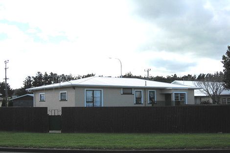 Photo of property in 1/1 Titoki Street, Castlecliff, Whanganui, 4501