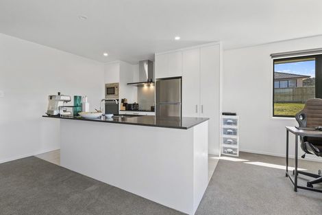 Photo of property in 10 Mahi Road, Helensville, 0800