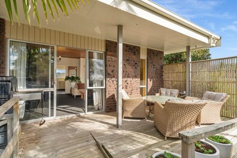 Photo of property in 218 Dickson Road, Papamoa Beach, Papamoa, 3118