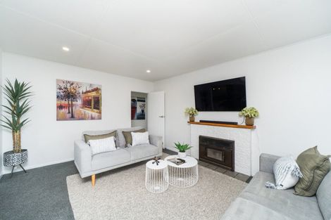 Photo of property in 9 Hinau Place, Cloverlea, Palmerston North, 4412