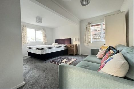 Photo of property in 1/110 Saddleback Rise, Murrays Bay, Auckland, 0630