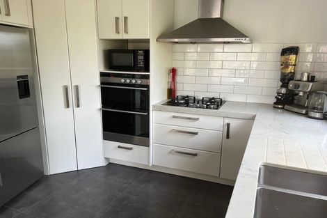 Photo of property in 1/28 Gulf View Road, Murrays Bay, Auckland, 0630