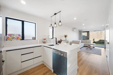 Photo of property in 4/12 Ayr Road, Pakuranga, Auckland, 2010