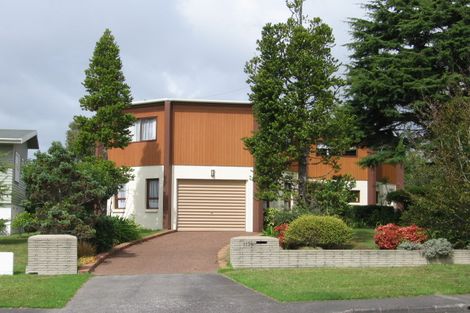 Photo of property in 119 Colwill Road, Massey, Auckland, 0614