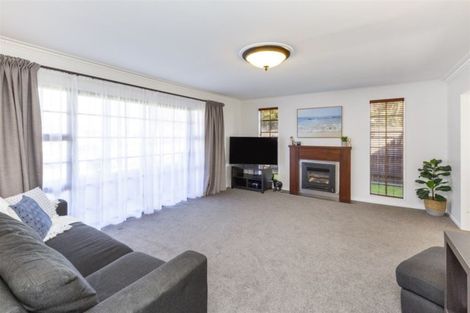 Photo of property in 12 Grange Place, Milson, Palmerston North, 4414