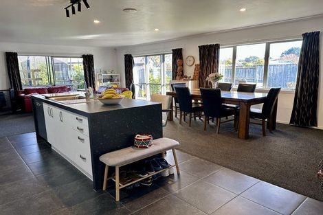 Photo of property in 24a Oak Crescent, Ashhurst, 4810