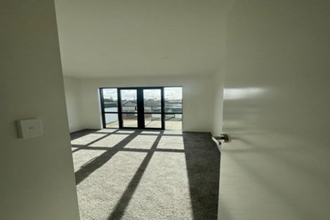 Photo of property in 1d Hollinbrigg Place, Manurewa, Auckland, 2102