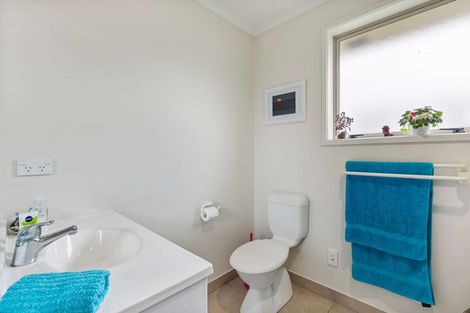 Photo of property in 37 Cabeleigh Drive, Helensville, 0800