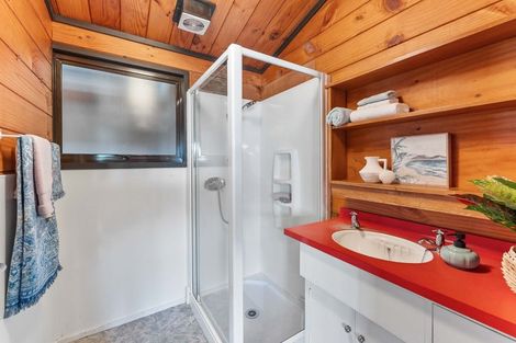 Photo of property in 10 Jane Street, Waikanae Beach, Waikanae, 5036