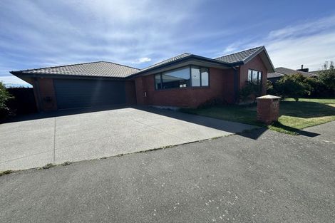Photo of property in 34 Davaar Crescent, Broomfield, Christchurch, 8042