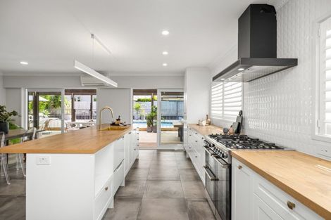 Photo of property in 15 Endeavour Avenue, Welcome Bay, Tauranga, 3112
