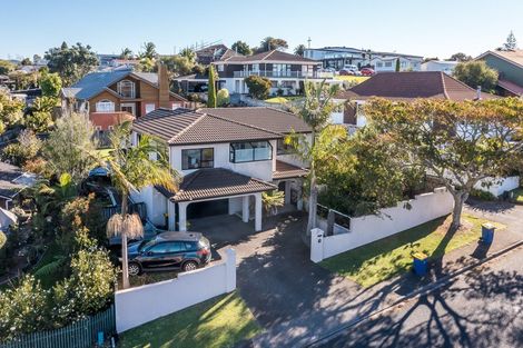 Photo of property in 6 Milwaukee Place, Glendene, Auckland, 0602