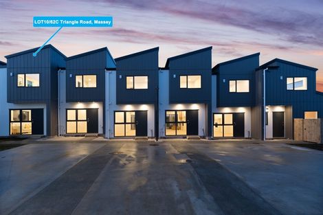 Photo of property in 62c Triangle Road, Massey, Auckland, 0614