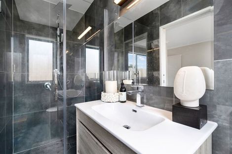 Photo of property in 6a Christmas Road, Manurewa, Auckland, 2102