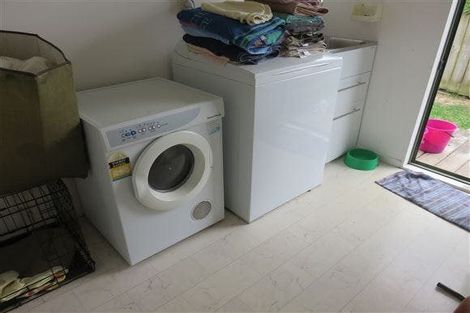 Photo of property in 163a Colwill Road, Massey, Auckland, 0614