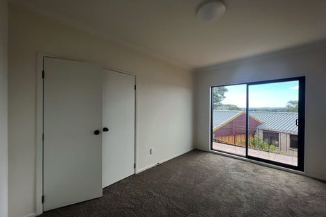Photo of property in 12 Flagstaff Place, Massey, Auckland, 0614