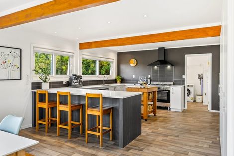 Photo of property in 15a Whangaparaoa Road, Red Beach, 0932
