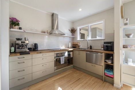 Photo of property in 18 Tararua Terrace, Cloverlea, Palmerston North, 4412