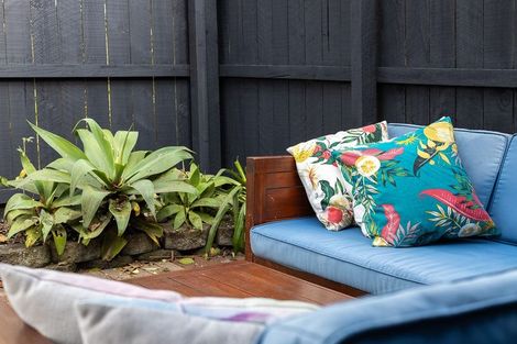 Photo of property in 1/125a Birkdale Road, Birkdale, Auckland, 0626