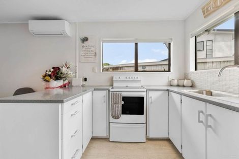 Photo of property in 1/50 Tawa Crescent, Manurewa, Auckland, 2102