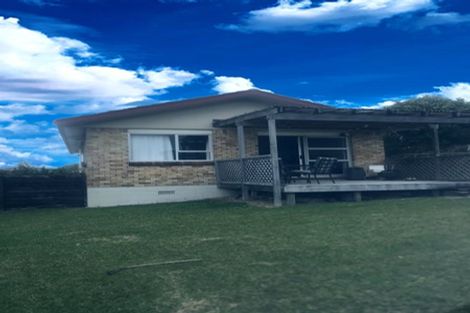 Photo of property in 22 Penton Road, Stanmore Bay, Whangaparaoa, 0932